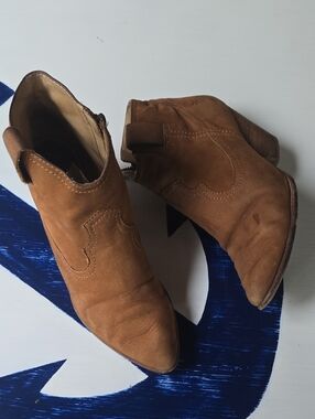 Frye Reina Nubuck Leather Ankle Boot Cognac Brown Size 6.5